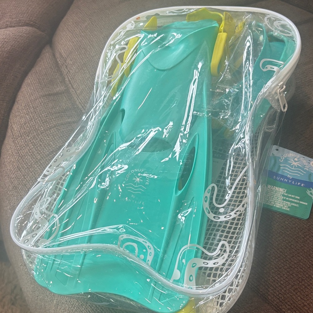 Sunnylife Aqua and Yellow Snorkeling Gear